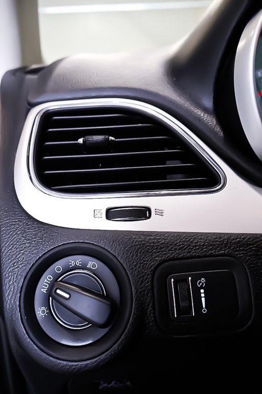 2020 Dodge Journey SE + FWD + BLACKTOP + 7 PASSAGERS in Terrebonne, Quebec - 25 - w1024h768px