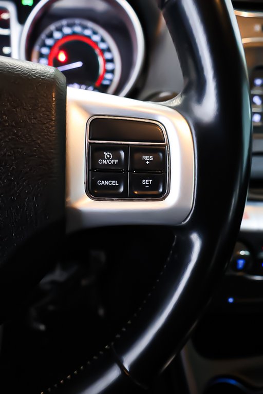 2020 Dodge Journey SE + FWD + BLACKTOP + 7 PASSAGERS in Terrebonne, Quebec - 19 - w1024h768px