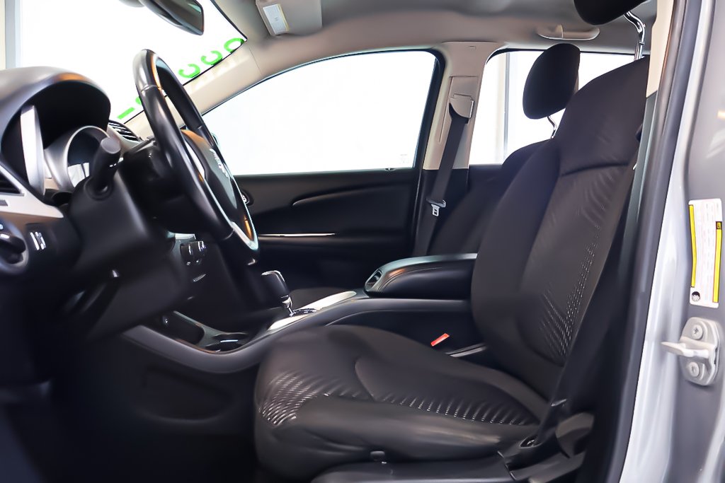 2020 Dodge Journey SE + FWD + BLACKTOP + 7 PASSAGERS in Terrebonne, Quebec - 13 - w1024h768px