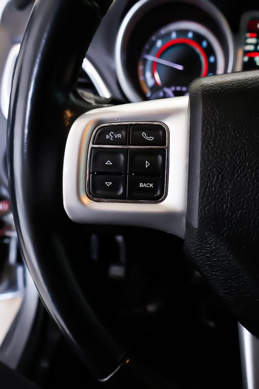 2020 Dodge Journey SE + FWD + BLACKTOP + 7 PASSAGERS in Terrebonne, Quebec - 18 - w1024h768px