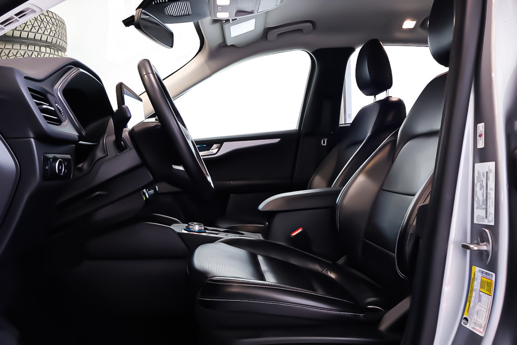 2023 Ford Escape PLATINUM + AWD + CUIR + CARPLAY in Terrebonne, Quebec - 10 - w1024h768px