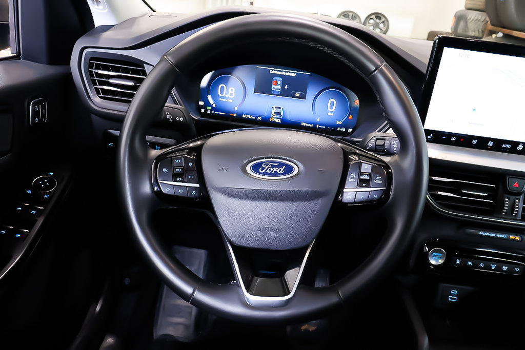 2023 Ford Escape PLATINUM + AWD + CUIR + CARPLAY in Terrebonne, Quebec - 14 - w1024h768px