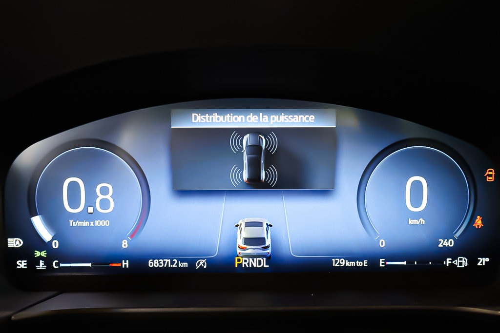 2023 Ford Escape PLATINUM + AWD + CUIR + CARPLAY in Terrebonne, Quebec - 18 - w1024h768px