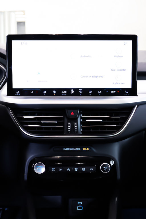 2023 Ford Escape PLATINUM + AWD + CUIR + CARPLAY in Terrebonne, Quebec - 19 - w1024h768px