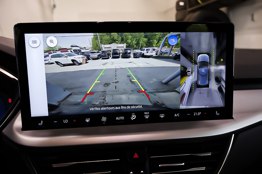 2023 Ford Escape PLATINUM + AWD + CUIR + CARPLAY in Terrebonne, Quebec - 21 - w1024h768px