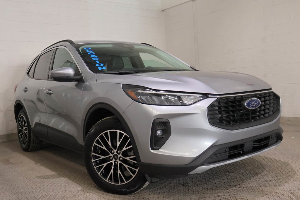 Ford ESCAPE PHEV + T/A + MAGS + DEMARREUR 2023 à Terrebonne, Québec - 1 - w1024h768px