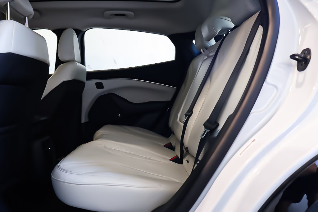 2021 Ford Mustang Mach-E PREMIUM + 4WD + TOIT DE VERRE PANORAMIQUE in Terrebonne, Quebec - 27 - w1024h768px