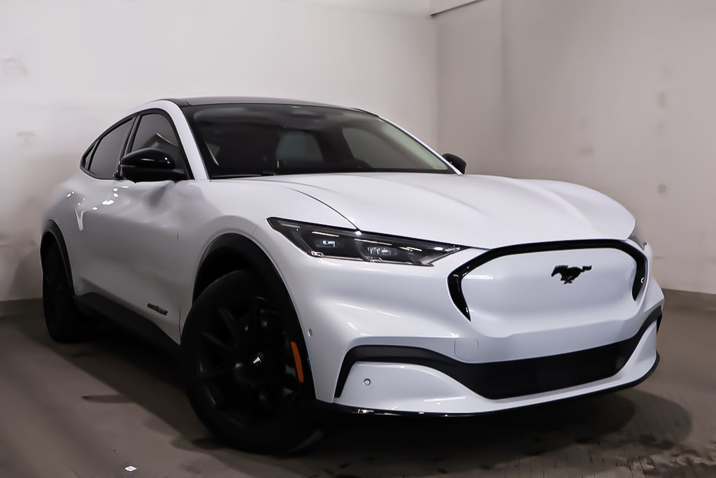 2021 Ford Mustang Mach-E PREMIUM + 4WD + TOIT DE VERRE PANORAMIQUE in Terrebonne, Quebec - 1 - w1024h768px