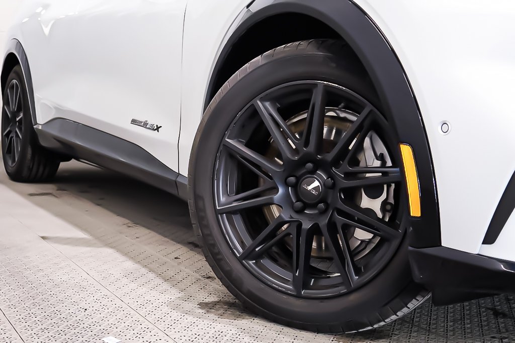 2021 Ford Mustang Mach-E PREMIUM + 4WD + TOIT DE VERRE PANORAMIQUE in Terrebonne, Quebec - 9 - w1024h768px