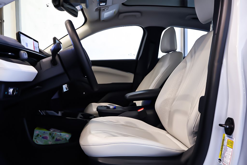 2021 Ford Mustang Mach-E PREMIUM + 4WD + TOIT DE VERRE PANORAMIQUE in Terrebonne, Quebec - 10 - w1024h768px