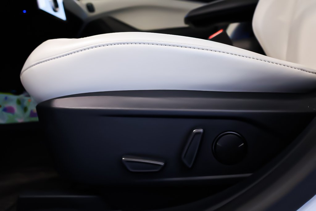 2021 Ford Mustang Mach-E PREMIUM + 4WD + TOIT DE VERRE PANORAMIQUE in Terrebonne, Quebec - 13 - w1024h768px