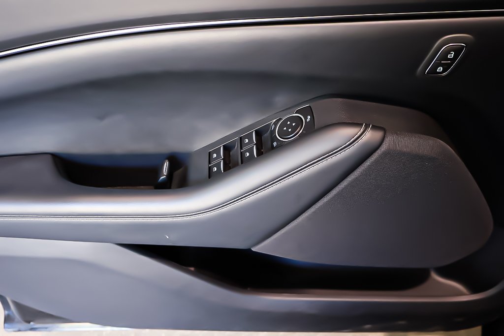 2021 Ford Mustang Mach-E SELECT + RWD + CUIR + NAVIGATION GPS in Terrebonne, Quebec - 25 - w1024h768px