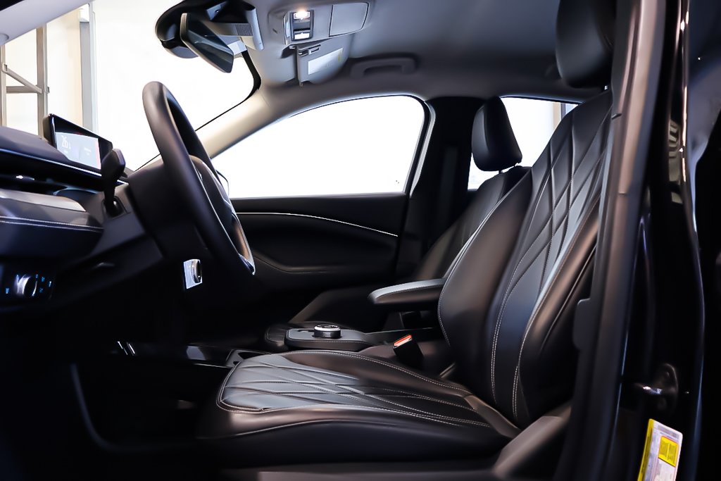 2021 Ford Mustang Mach-E SELECT + RWD + CUIR + NAVIGATION GPS in Terrebonne, Quebec - 10 - w1024h768px