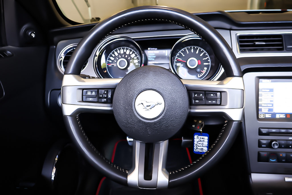 2014 Ford Mustang GT + V8 5.0L + RWD + MANUELLE in Terrebonne, Quebec - 17 - w1024h768px