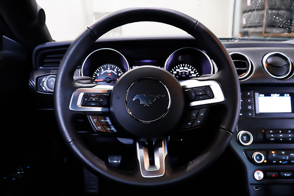 2023 Ford Mustang ECOBOOST + MANUELLE + RWD in Terrebonne, Quebec - 14 - w1024h768px