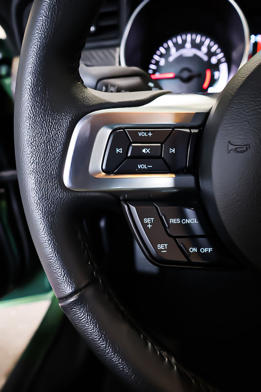 2023 Ford Mustang ECOBOOST + MANUELLE + RWD in Terrebonne, Quebec - 15 - w1024h768px