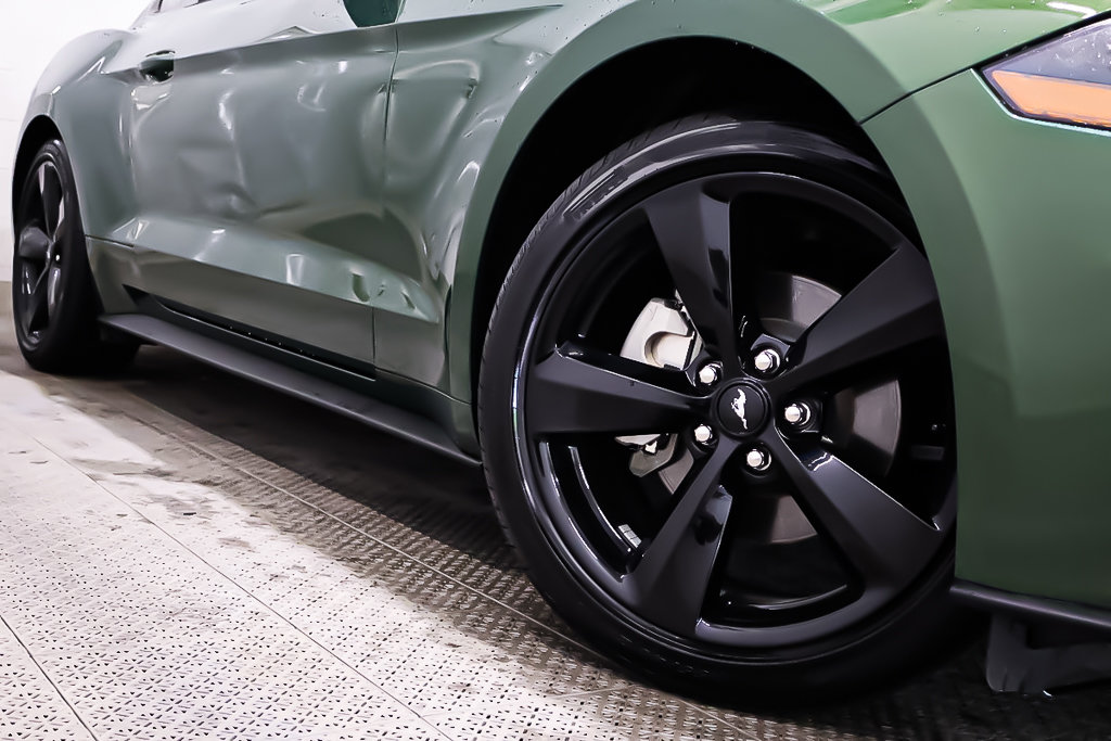 2023 Ford Mustang ECOBOOST + MANUELLE + RWD in Terrebonne, Quebec - 9 - w1024h768px