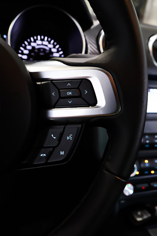 2023 Ford Mustang ECOBOOST + MANUELLE + RWD in Terrebonne, Quebec - 17 - w1024h768px