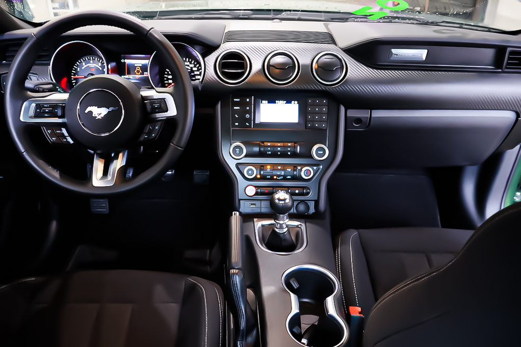 2023 Ford Mustang ECOBOOST + MANUELLE + RWD in Terrebonne, Quebec - 13 - w1024h768px