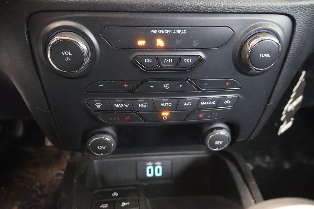 2021 Ford Ranger LARIAT + SUPERCREW + 4WD in Terrebonne, Quebec - 17 - w1024h768px