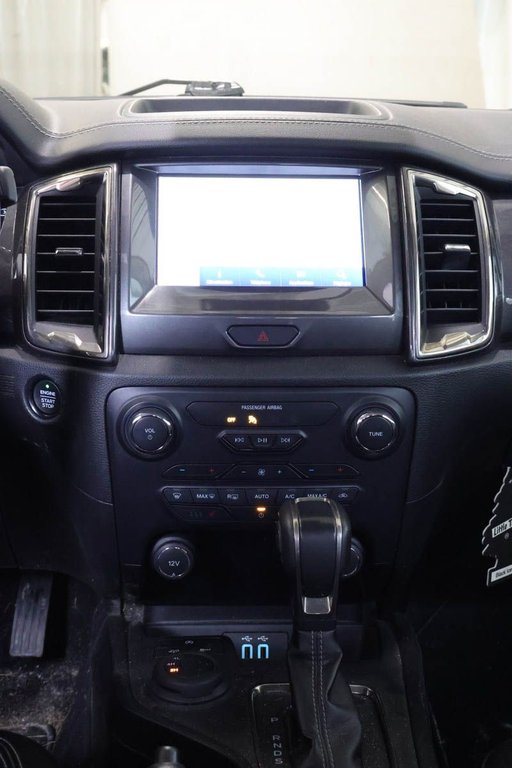 2021 Ford Ranger LARIAT + SUPERCREW + 4WD in Terrebonne, Quebec - 15 - w1024h768px