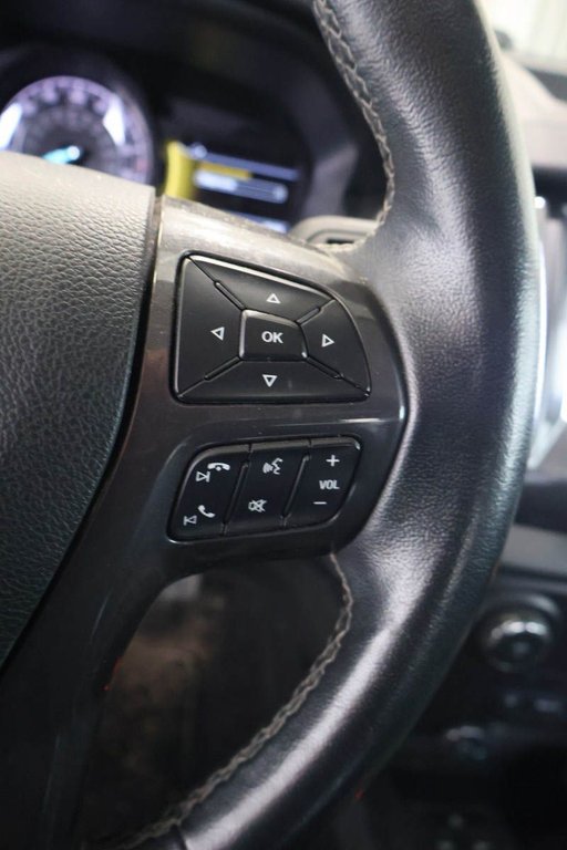 2021 Ford Ranger LARIAT + SUPERCREW + 4WD in Terrebonne, Quebec - 13 - w1024h768px