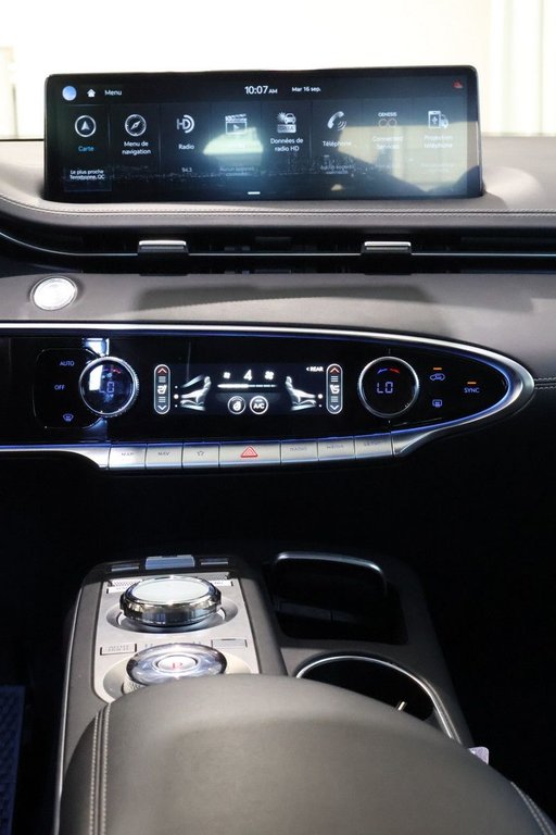 2024 GENESIS GV70 2.5T ADVANCED PLUS + AWD + TOIT OUVRANT PANO in Terrebonne, Quebec - 21 - w1024h768px