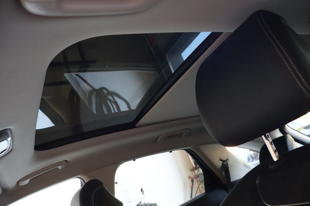 2024 GENESIS GV70 2.5T ADVANCED PLUS + AWD + TOIT OUVRANT PANO in Terrebonne, Quebec - 11 - w1024h768px