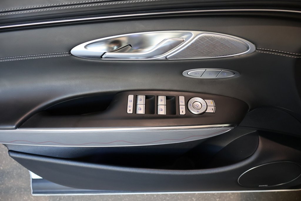 2024 GENESIS GV70 2.5T ADVANCED PLUS + AWD + TOIT OUVRANT PANO in Terrebonne, Quebec - 27 - w1024h768px