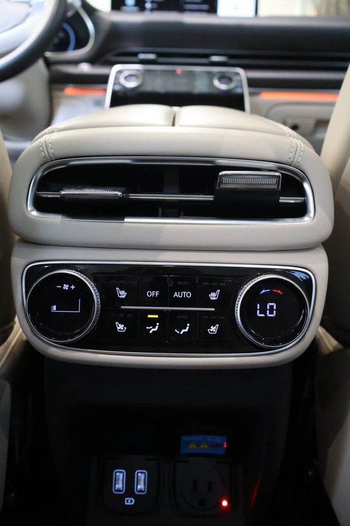 GENESIS GV80 3.5T PRESTIGE + AWD + TOIT OUVRANT 2023 à Terrebonne, Québec - 33 - w1024h768px