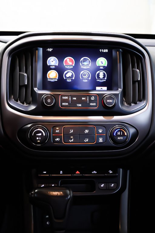 2016 GMC Canyon SLE + 4X4 + ATTACHE-REMORQUE in Terrebonne, Quebec - 19 - w1024h768px