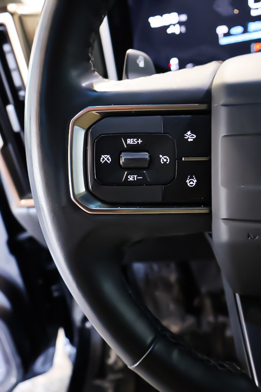 2024 GMC HUMMER EV SUV 2X + 4X4 + SPORT PACKAGE in Terrebonne, Quebec - 17 - w1024h768px