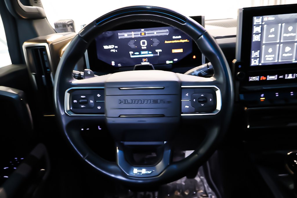2024 GMC HUMMER EV SUV 2X + 4X4 + SPORT PACKAGE in Terrebonne, Quebec - 15 - w1024h768px