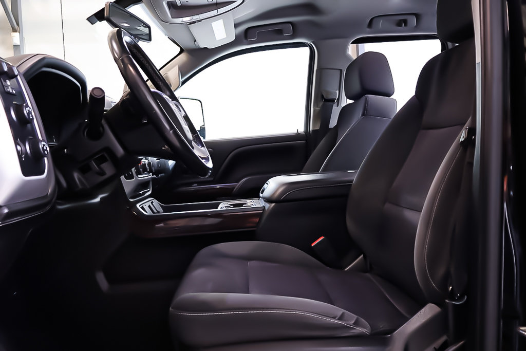 GMC Sierra SLE + 4X4 + CABINE DOUBLE + V8 5.3L 2018 à Terrebonne, Québec - 10 - w1024h768px