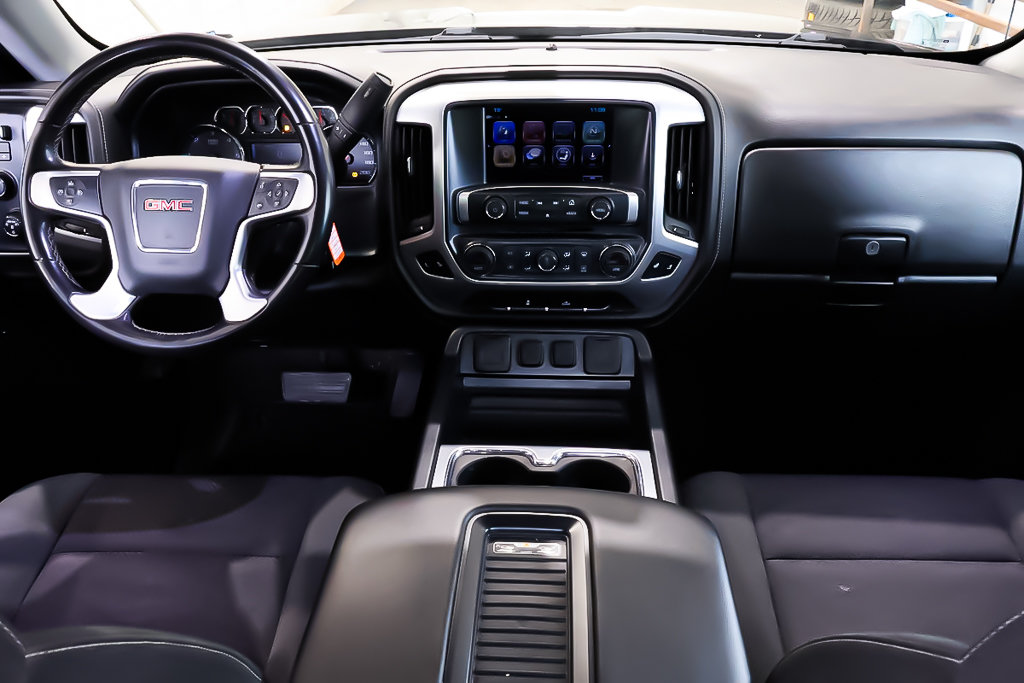 GMC Sierra SLE + 4X4 + CABINE DOUBLE + V8 5.3L 2018 à Terrebonne, Québec - 14 - w1024h768px