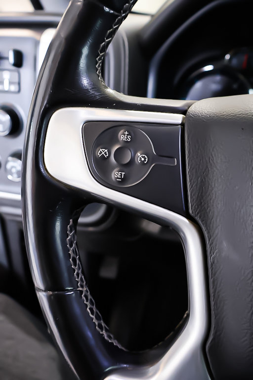 GMC Sierra SLE + 4X4 + CABINE DOUBLE + V8 5.3L 2018 à Terrebonne, Québec - 19 - w1024h768px