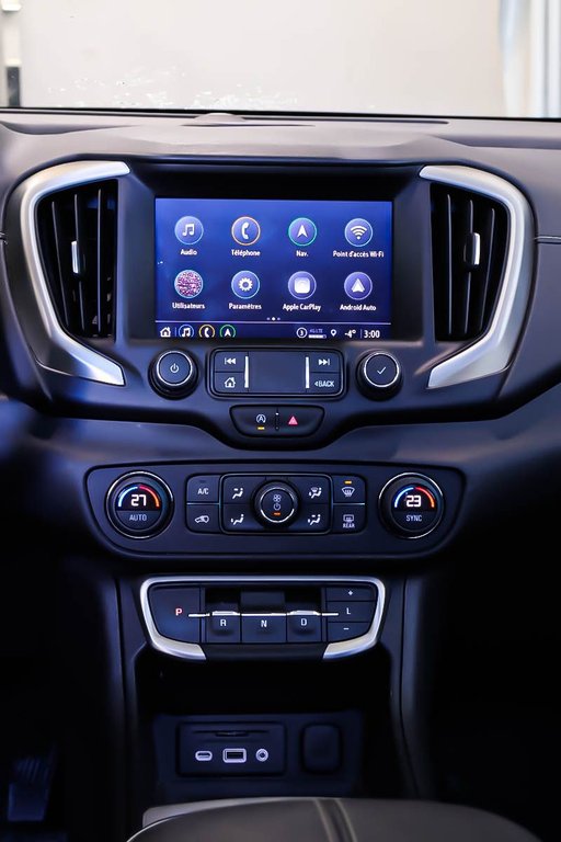 2023 GMC Terrain DENALI + AWD + TOIT OUVRANT PANORAMIQUE in Terrebonne, Quebec - 16 - w1024h768px
