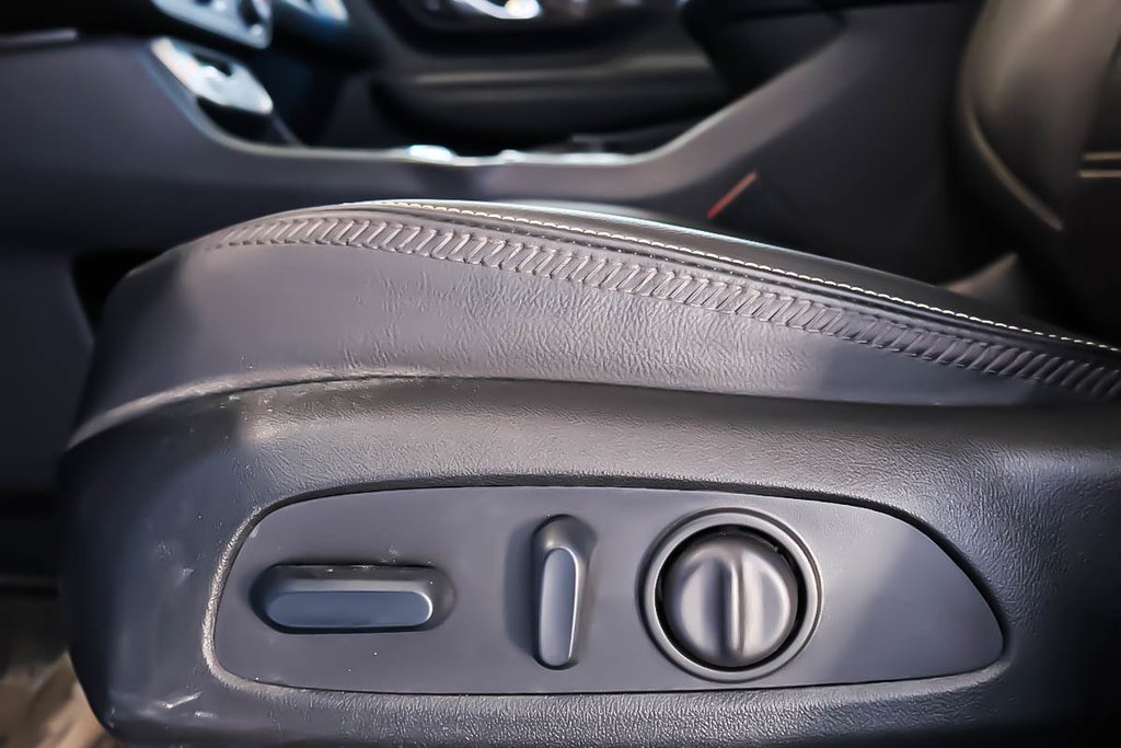 2023 GMC Terrain DENALI + AWD + TOIT OUVRANT PANORAMIQUE in Terrebonne, Quebec - 10 - w1024h768px