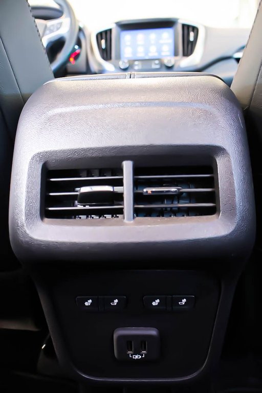 2023 GMC Terrain DENALI + AWD + TOIT OUVRANT PANORAMIQUE in Terrebonne, Quebec - 24 - w1024h768px