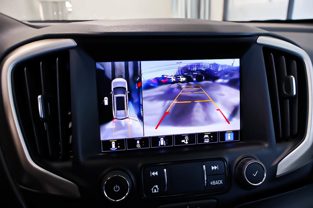 2023 GMC Terrain DENALI + AWD + TOIT OUVRANT PANORAMIQUE in Terrebonne, Quebec - 17 - w1024h768px