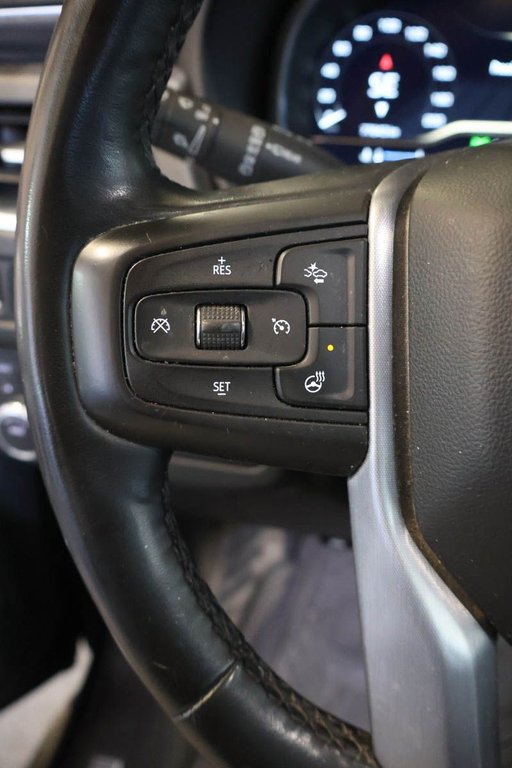 GMC Yukon XL SLT + 4WD + TOIT OUVRANT PANO 2024 à Terrebonne, Québec - 19 - w1024h768px