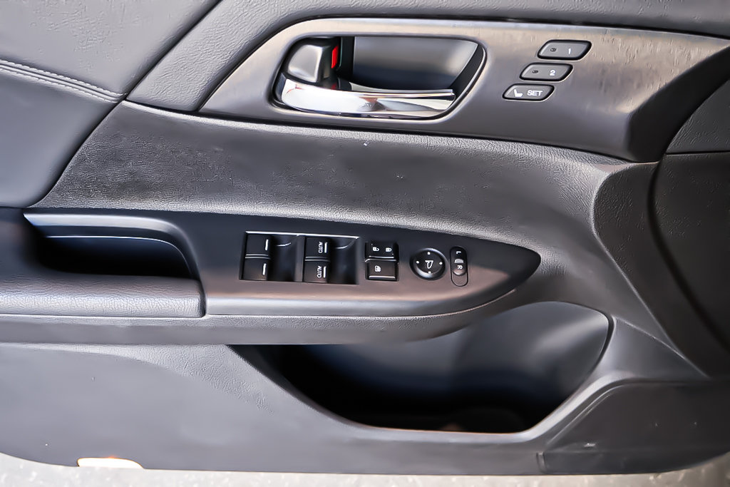 2013 Honda Accord EX-L + TRES BAS KILO + TOIT OUVRANT in Terrebonne, Quebec - 26 - w1024h768px