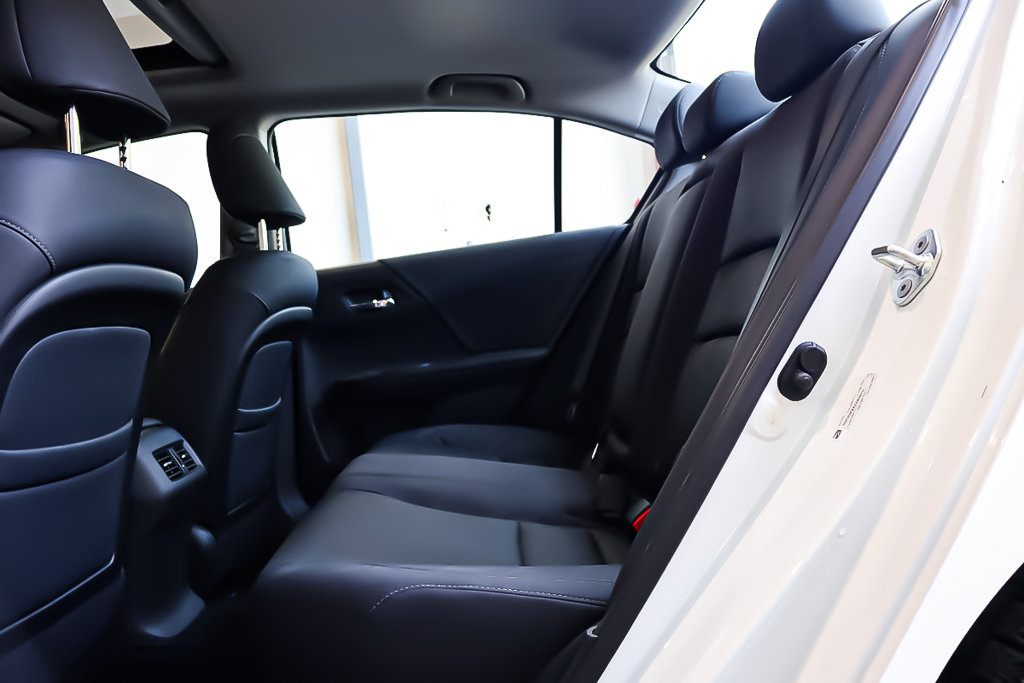 2013 Honda Accord EX-L + TRES BAS KILO + TOIT OUVRANT in Terrebonne, Quebec - 27 - w1024h768px