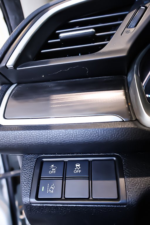 2019 Honda Civic TOURING + AUTOMATIQUE + TOIT OUVRANT in Terrebonne, Quebec - 27 - w1024h768px