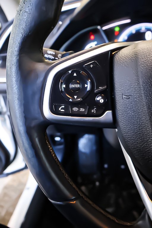 2019 Honda Civic TOURING + AUTOMATIQUE + TOIT OUVRANT in Terrebonne, Quebec - 17 - w1024h768px