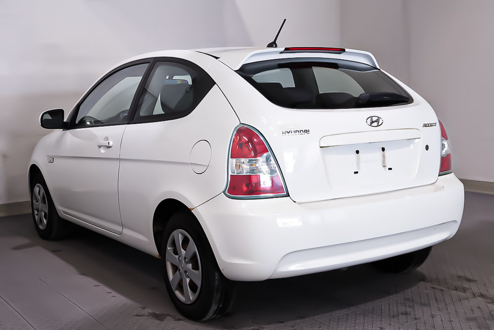 2010 Hyundai Accent L + AUTOMATIQUE + TRES BAS KILOMETRAGE in Terrebonne, Quebec - 4 - w1024h768px