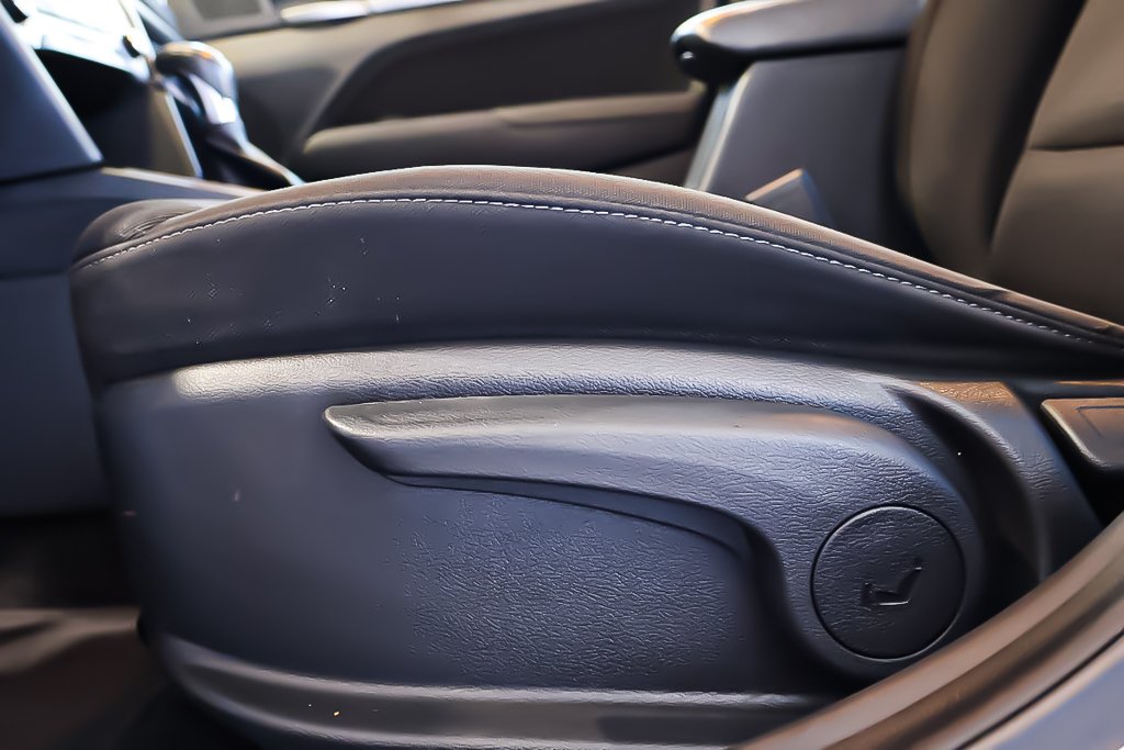 2017 Hyundai Elantra GLS + AUTOMATIQUE + TOIT OUVRANT in Terrebonne, Quebec - 13 - w1024h768px