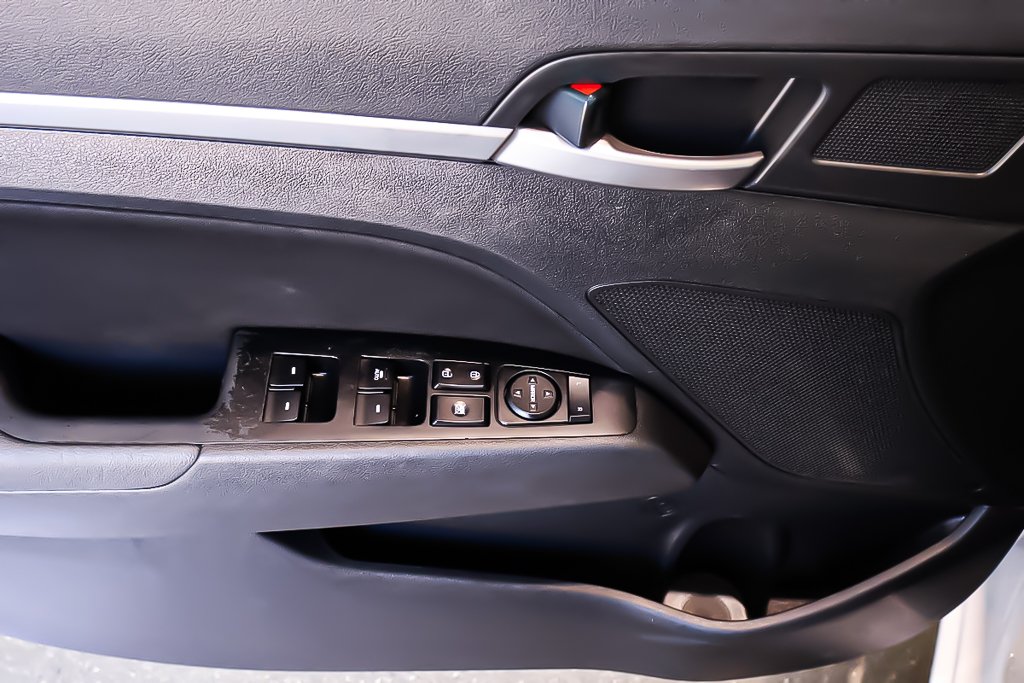 2017 Hyundai Elantra GLS + AUTOMATIQUE + TOIT OUVRANT in Terrebonne, Quebec - 27 - w1024h768px