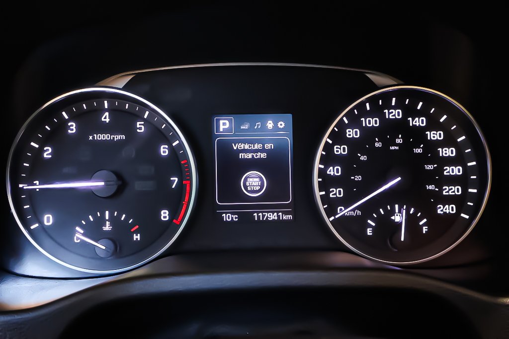 2017 Hyundai Elantra GLS + AUTOMATIQUE + TOIT OUVRANT in Terrebonne, Quebec - 19 - w1024h768px