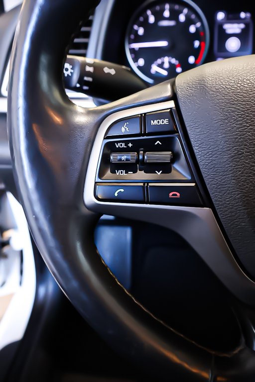 2017 Hyundai Elantra GLS + AUTOMATIQUE + TOIT OUVRANT in Terrebonne, Quebec - 17 - w1024h768px